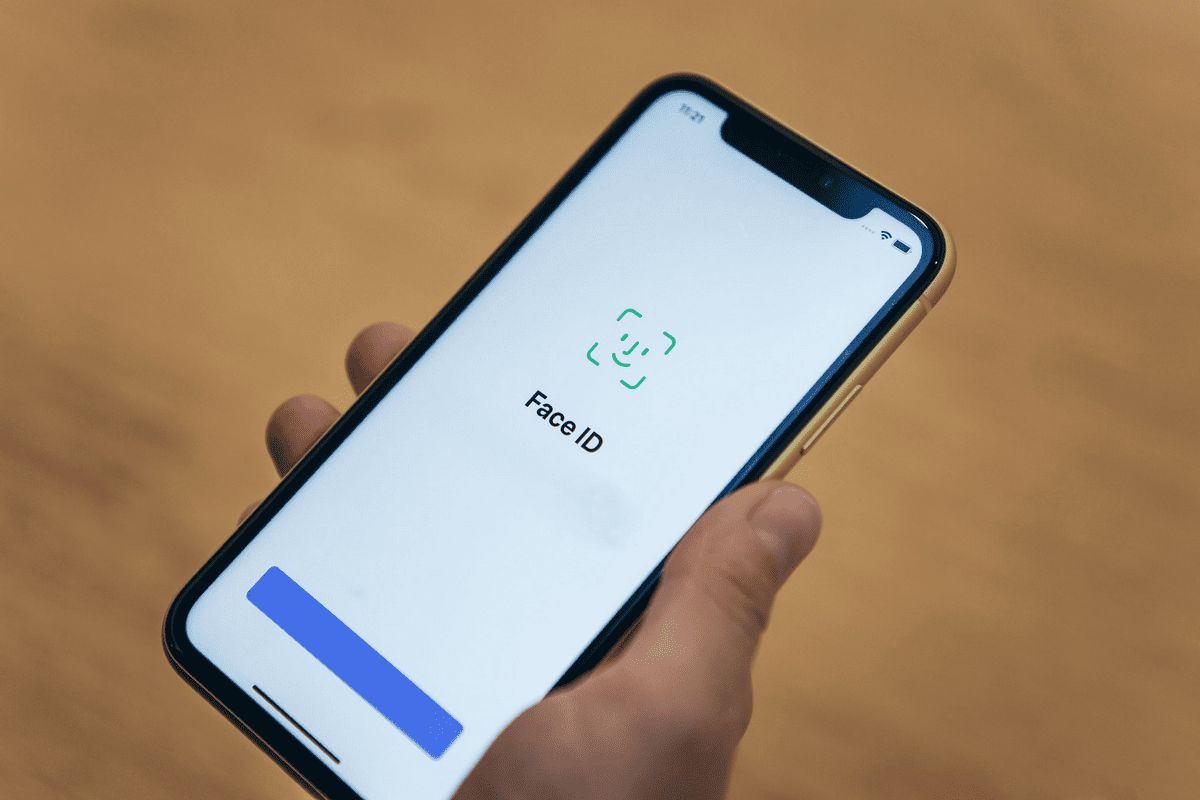 Updated specs include Face ID and OLED screens