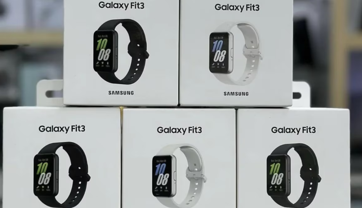 Samsung Galaxy Fit 3 (Rs 4,899)