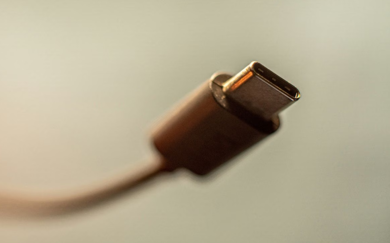 Indian government will issue an advisory to include a USB-C port on all smartphones by June 2025