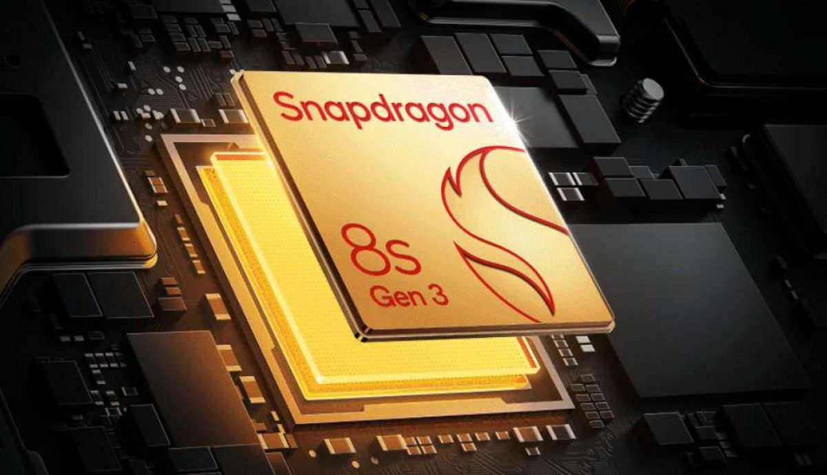 Powerful Performance: Snapdragon 8s Gen 3 chipset ensures smooth multitasking and gaming.