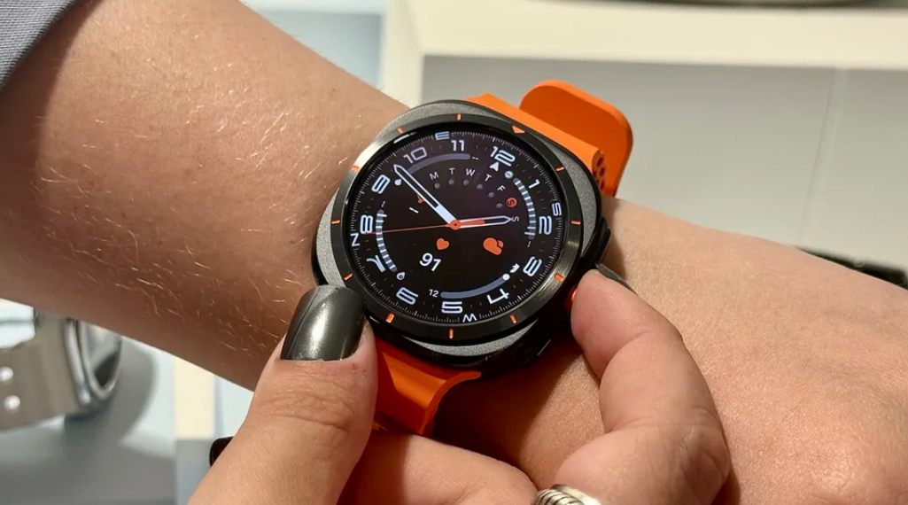 Samsung Galaxy Watch 7 and Watch Ultra Drop Reverse Wireless Charging