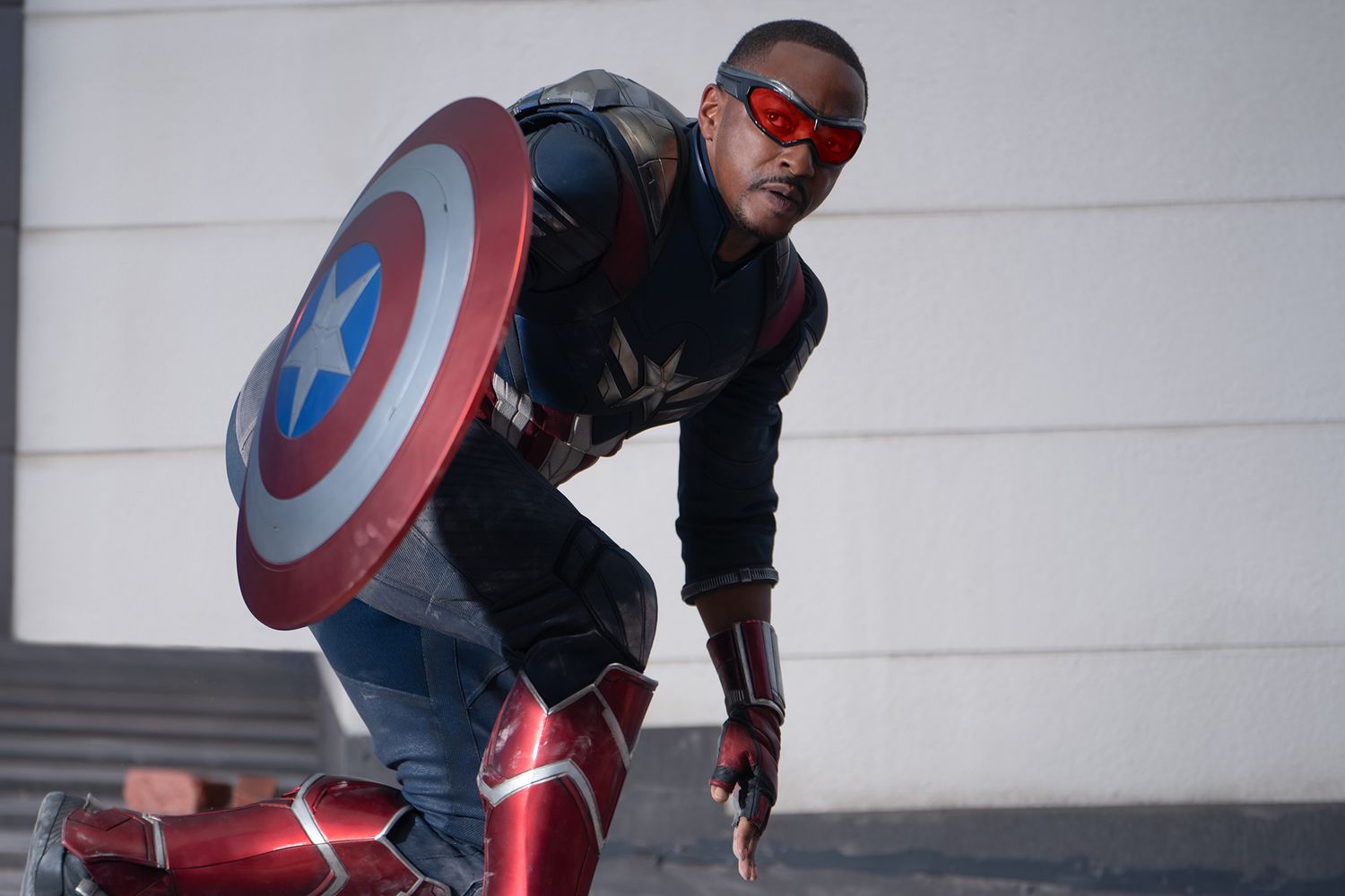 Anthony Mackie stars as Captain America in "Brave New World"