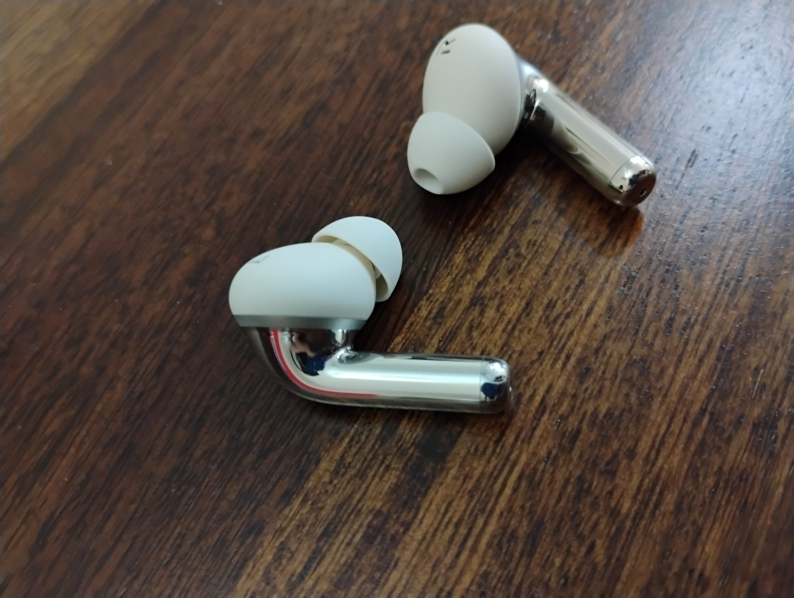 The earbuds are tuned with sound profiles by Dynaudio.