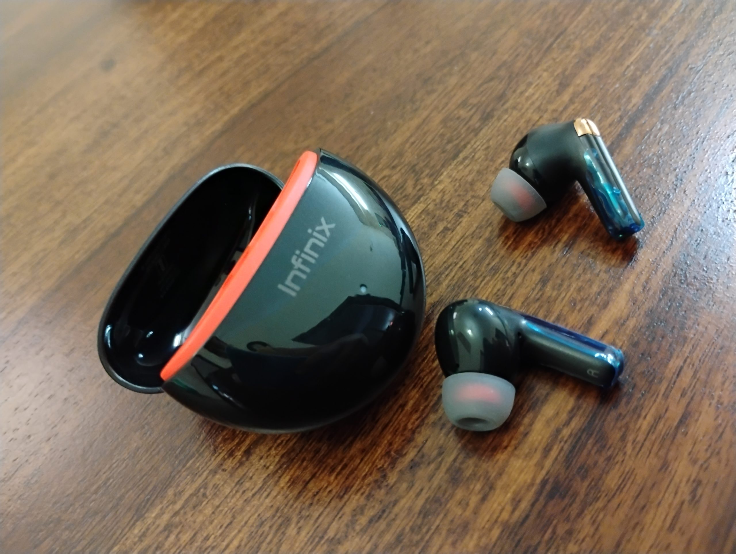 The earbuds are IPX4 water-resistant.