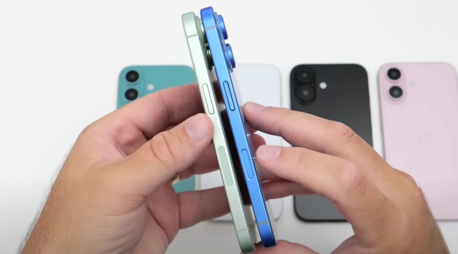 iPhone 15 vs. iPhone 16 dummy: Capture button location. Image credit : YouTube